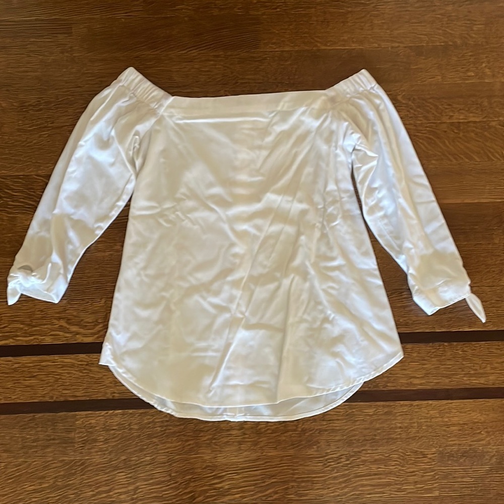 Banana Republic White Off-Shoulder Shirt Size S